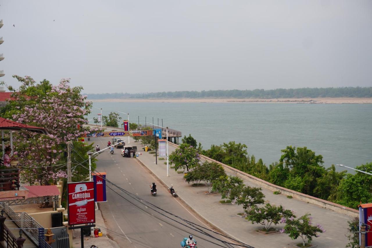 Le Tonle Hotel Kratie Bagian luar foto