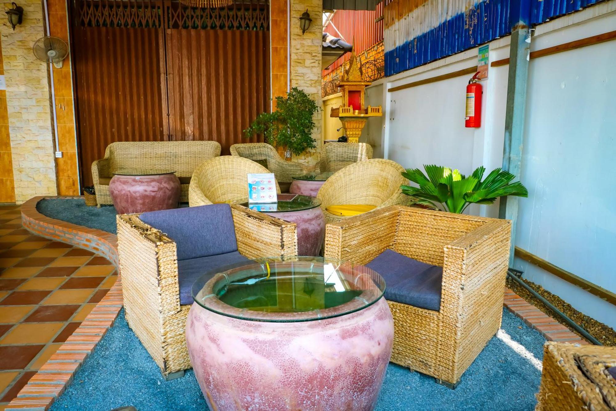 Le Tonle Hotel Kratie Bagian luar foto